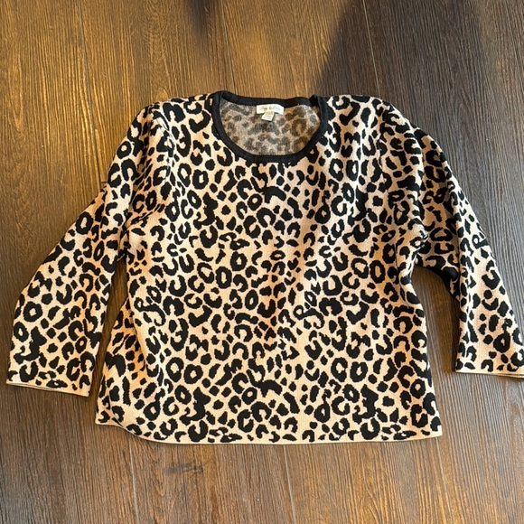 Like New Grey & Gray Leopard Print Sweater - L/XL - Picture 1 of 3